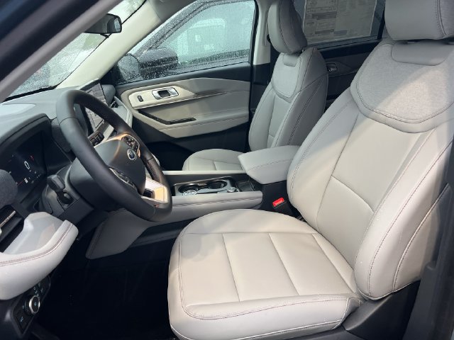 New 2026 Ford Explorer Active w/ Active Comfort Package AWD/4WD image 16