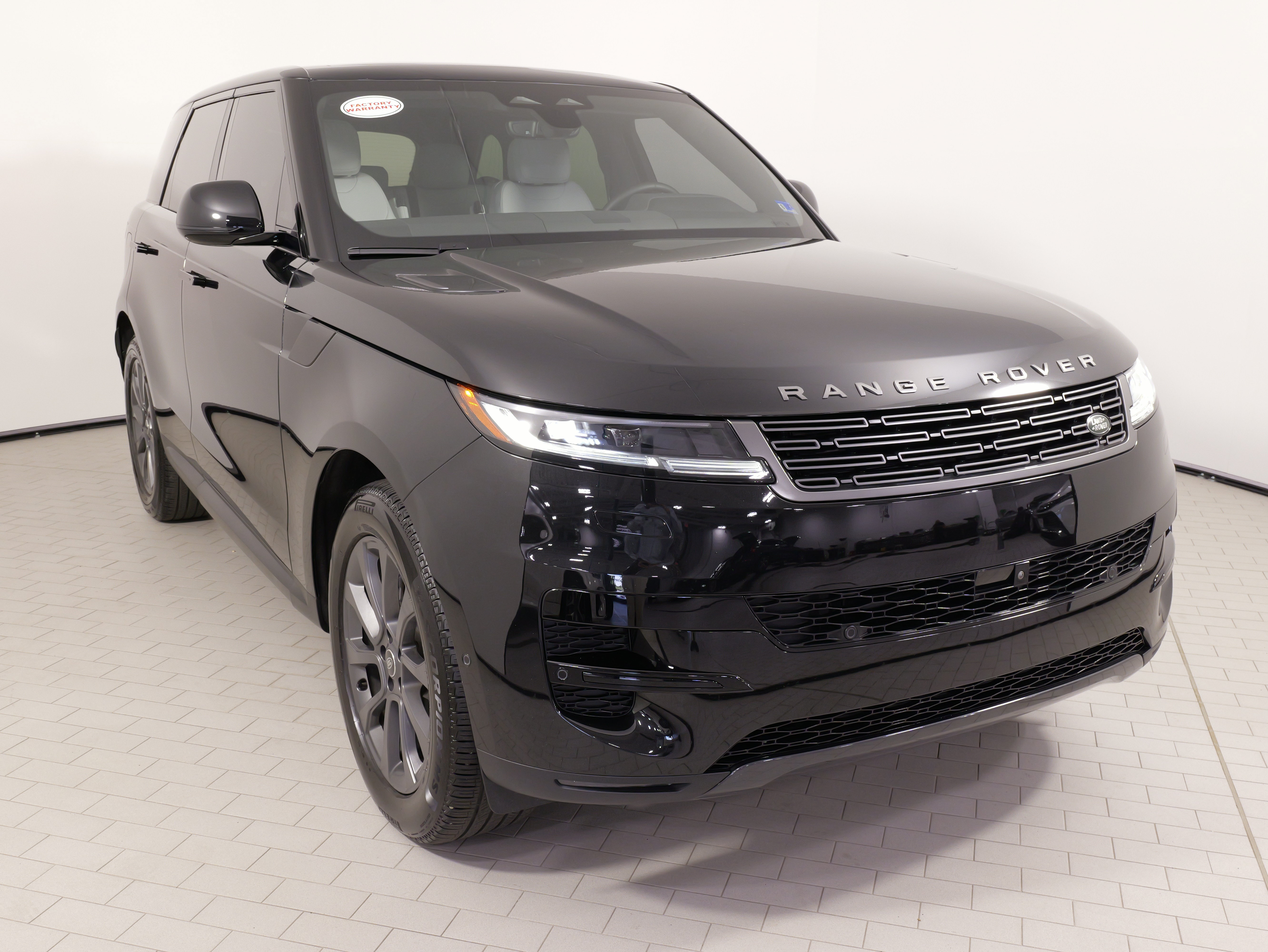 Used 2025 Land Rover Range Rover Sport AWD/4WD image 6
