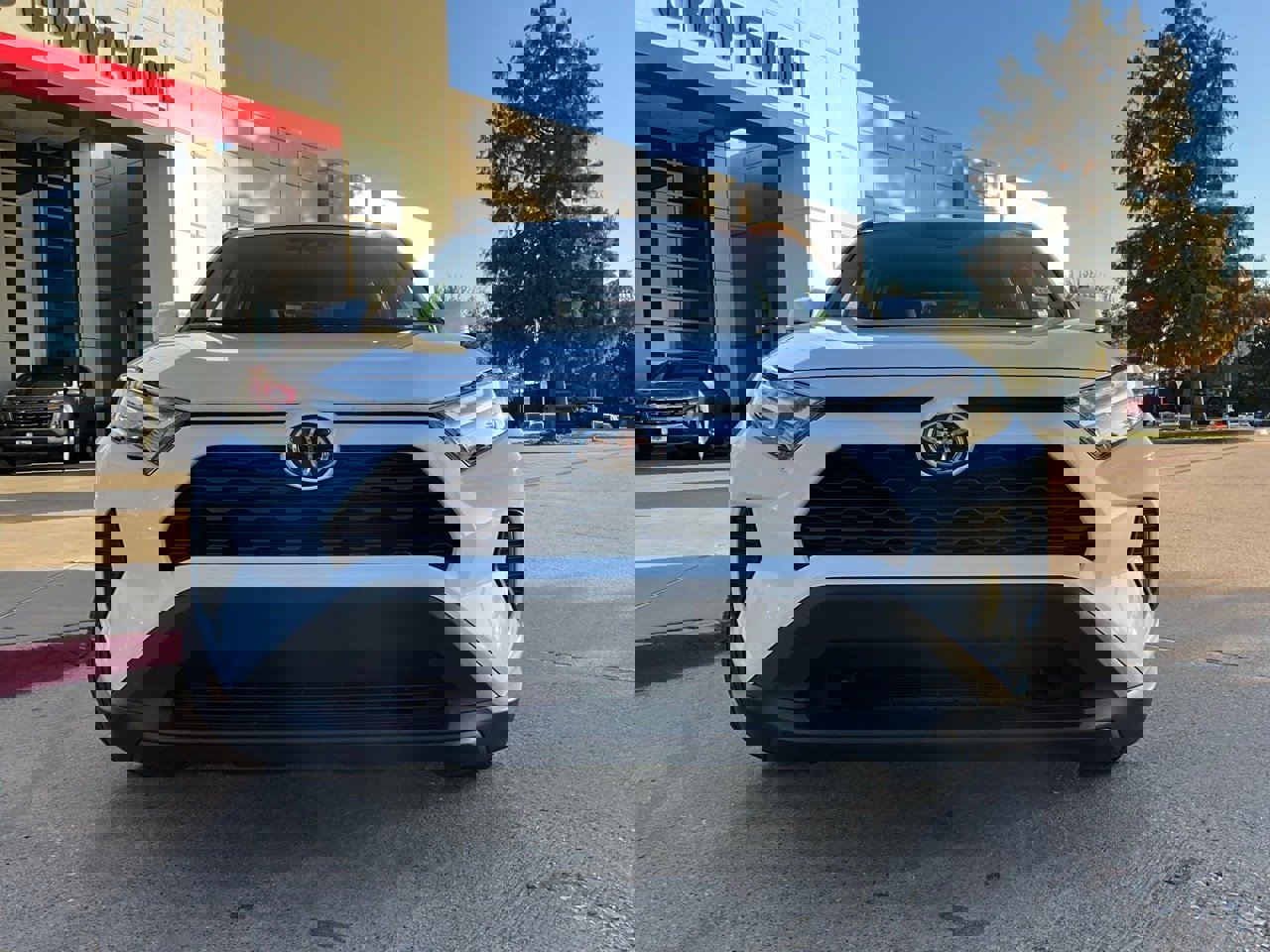 Used 2025 Toyota RAV4 XLE image 4