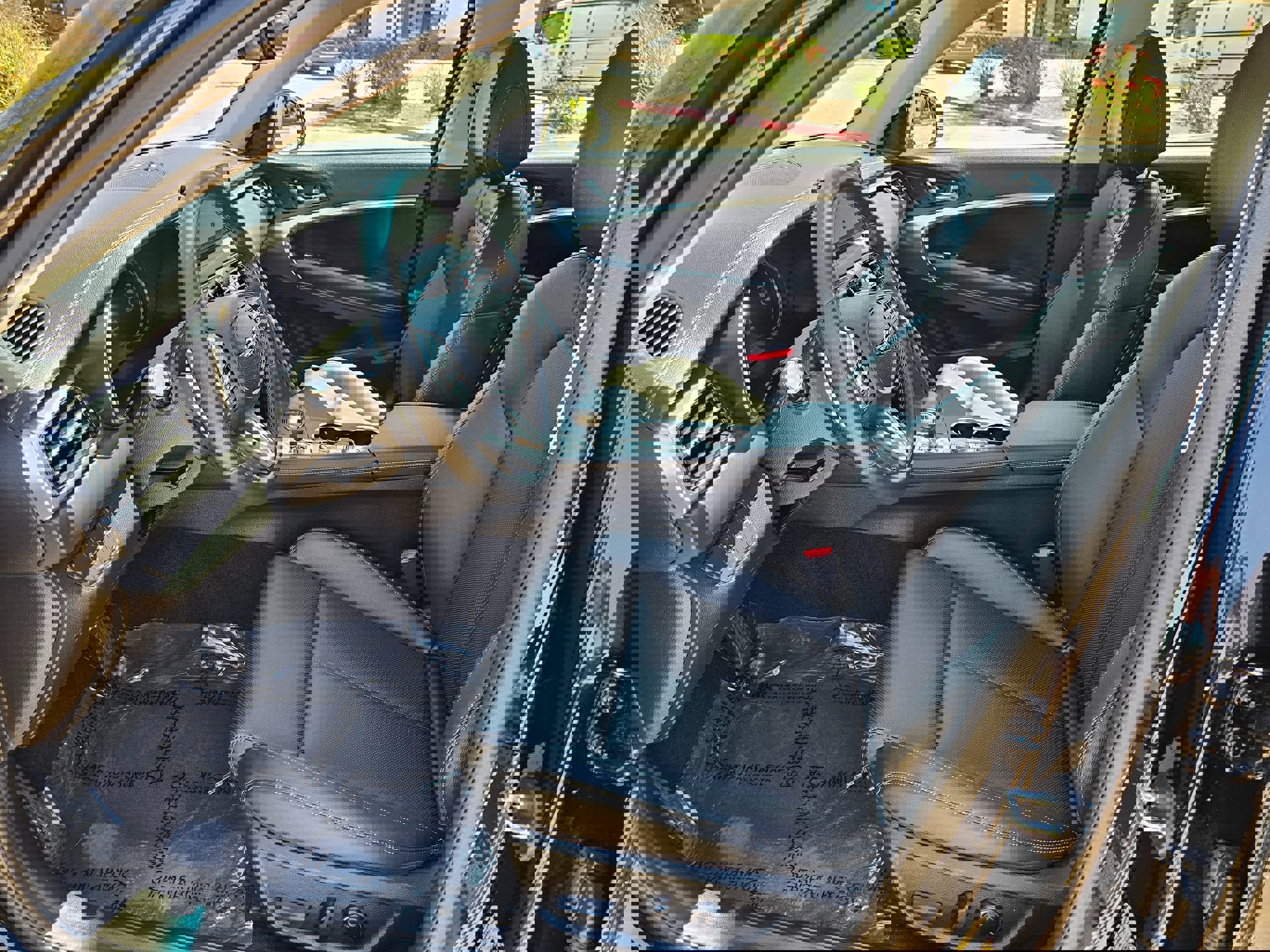 Used 2025 Genesis G70 2.5T image 16