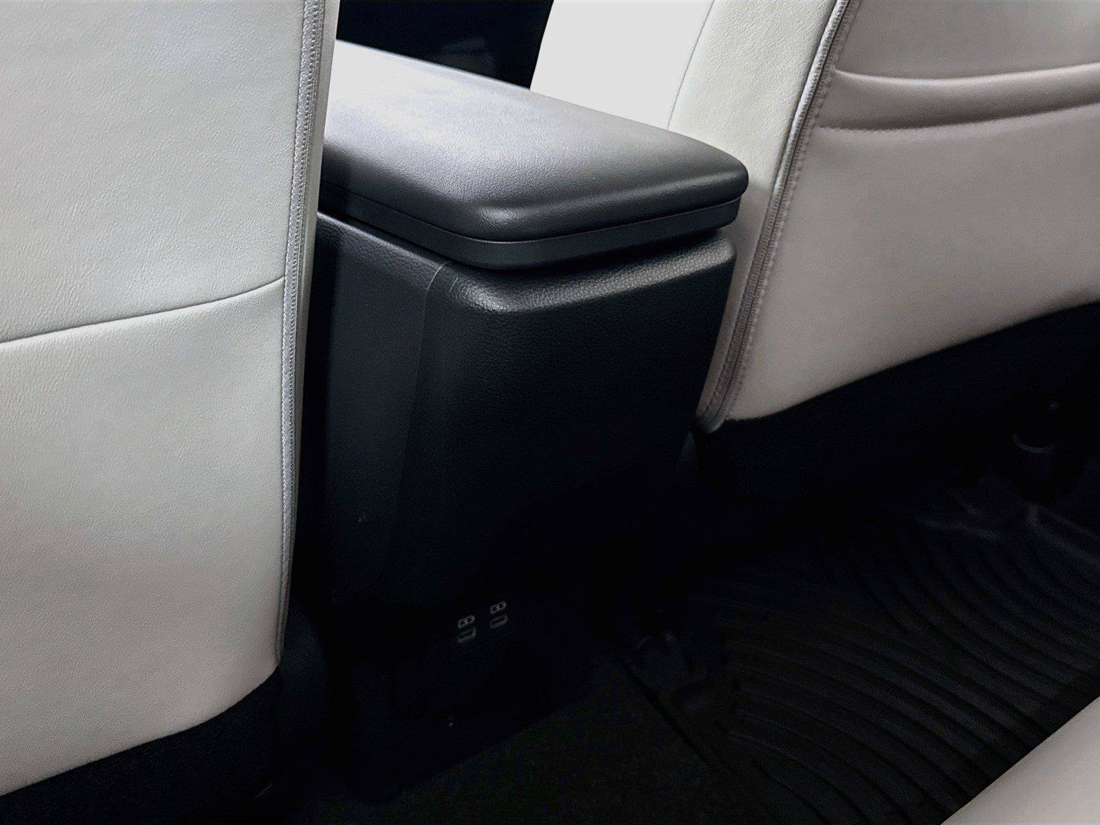Certified 2026 Toyota Prius XLE FWD image 35