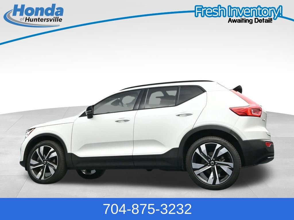 Used 2025 Volvo XC40 B5 Plus AWD/4WD image 36