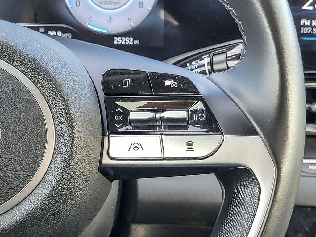 Used 2025 Hyundai Elantra SEL FWD image 16