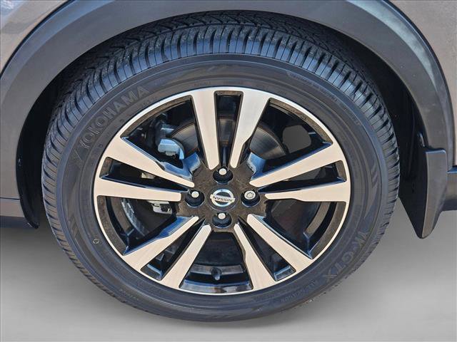 Used 2019 Nissan Kicks SR w/ Exterior Package FWD image 22