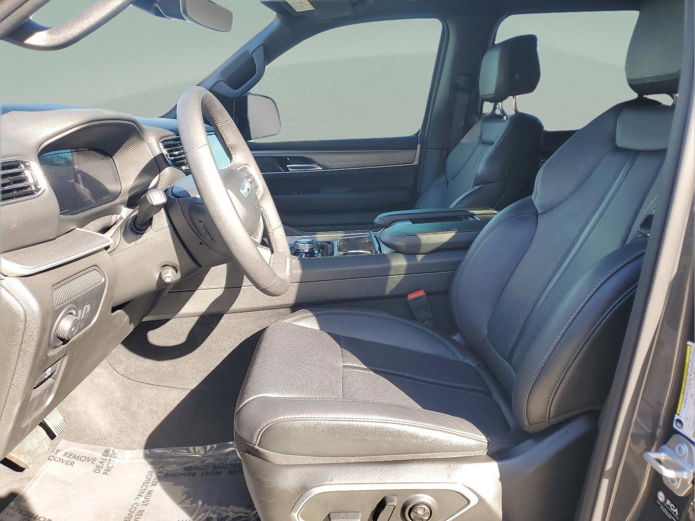 Certified 2025 Jeep Wagoneer Series II image 18