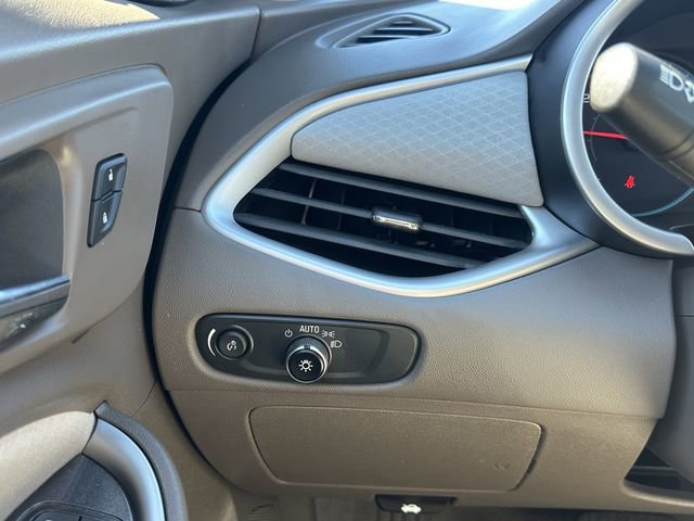 Used 2024 Chevrolet Malibu LT image 27