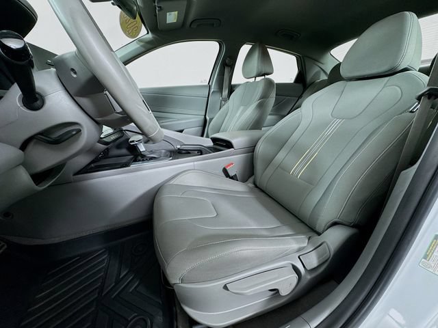 Used 2025 Hyundai Elantra Sport w/ Cargo Package FWD image 11