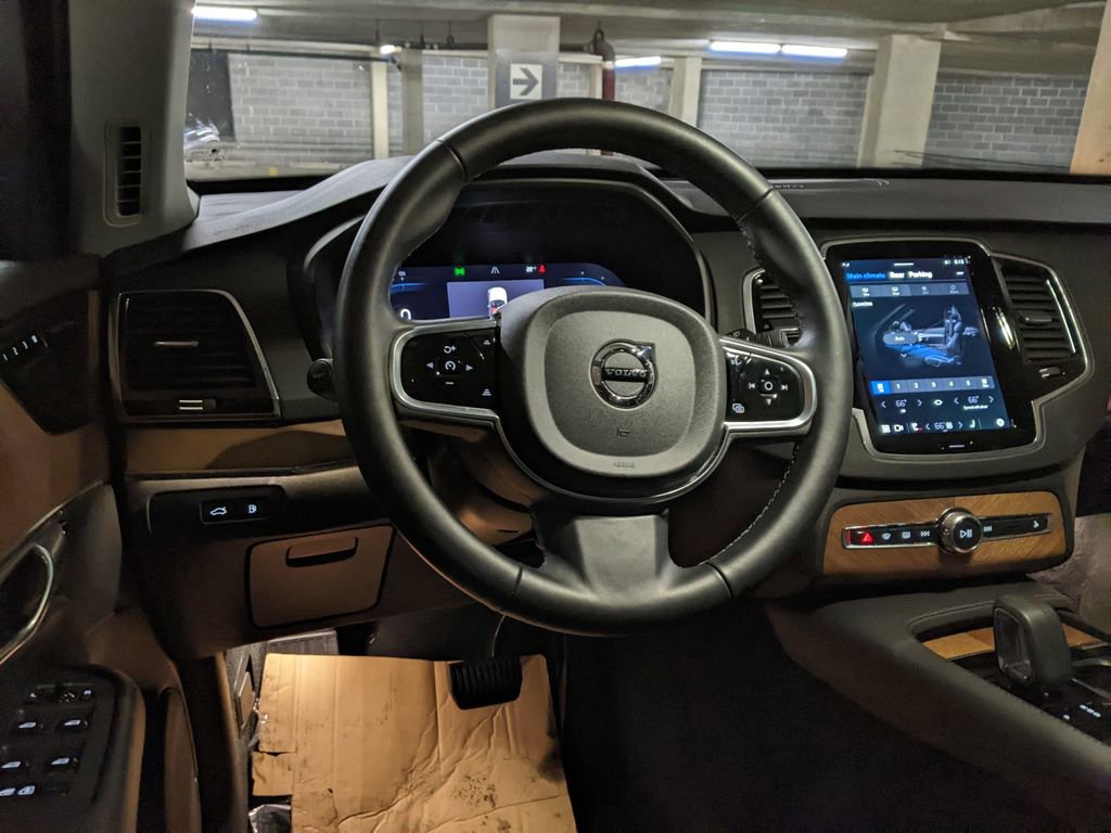 Certified 2025 Volvo XC90 T8 Plus w/ Protection Package Premier image 14