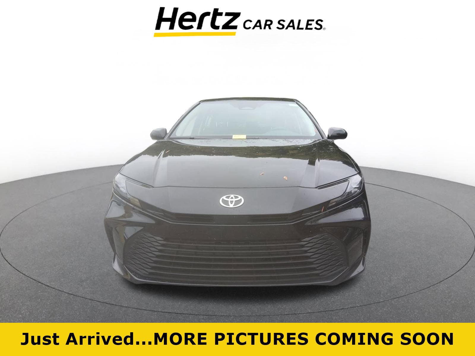 Used 2025 Toyota Camry LE image 1