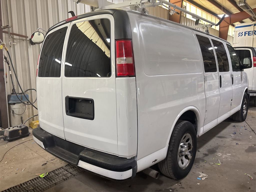 Used 2011 Chevrolet Express 1500 RWD image 2