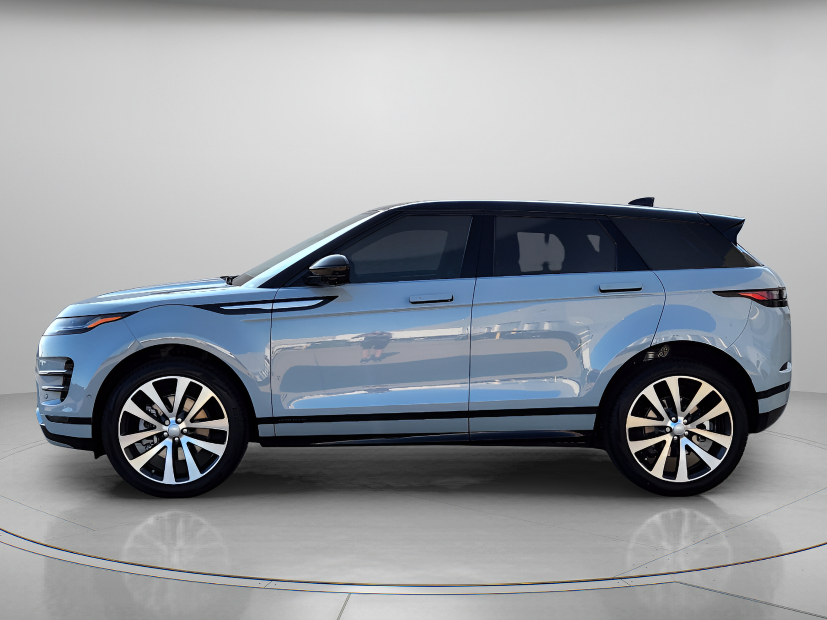 New 2026 Land Rover Range Rover Evoque Hoxton AWD/4WD image 2