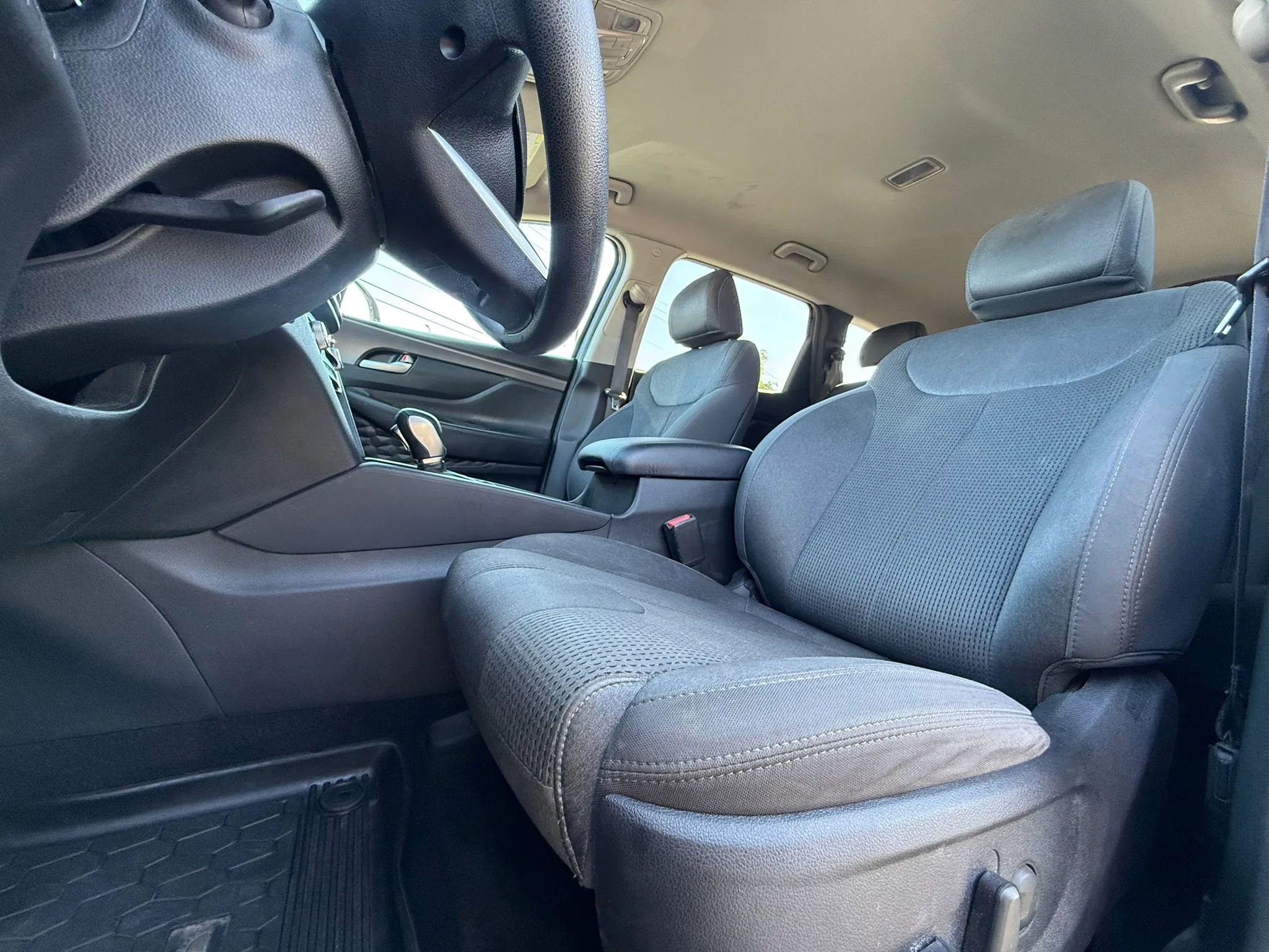 Used 2020 Hyundai Santa Fe SEL FWD image 11