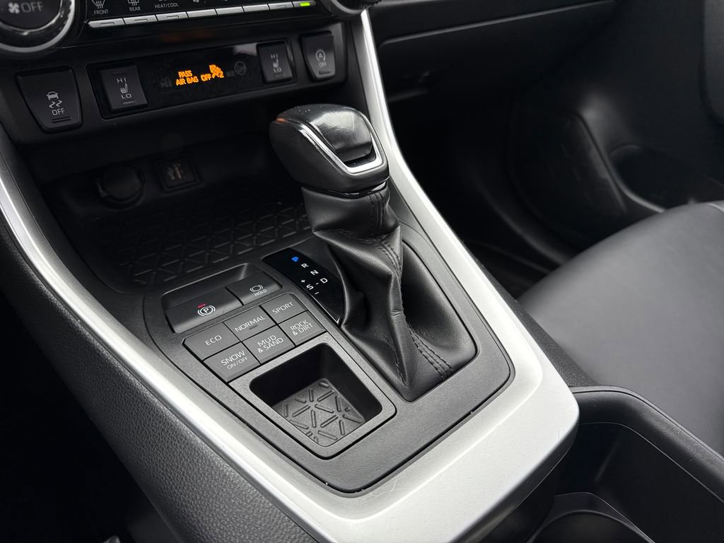 Used 2023 Toyota RAV4 XLE Premium image 33