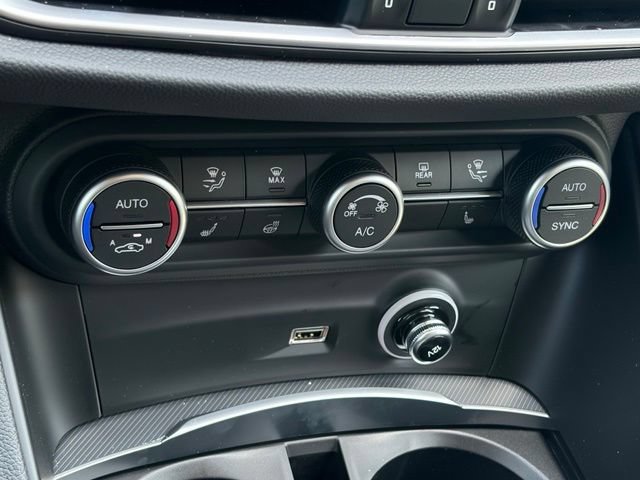 New 2026 Alfa Romeo Stelvio Sprint w/ Convenience Package AWD/4WD image 30