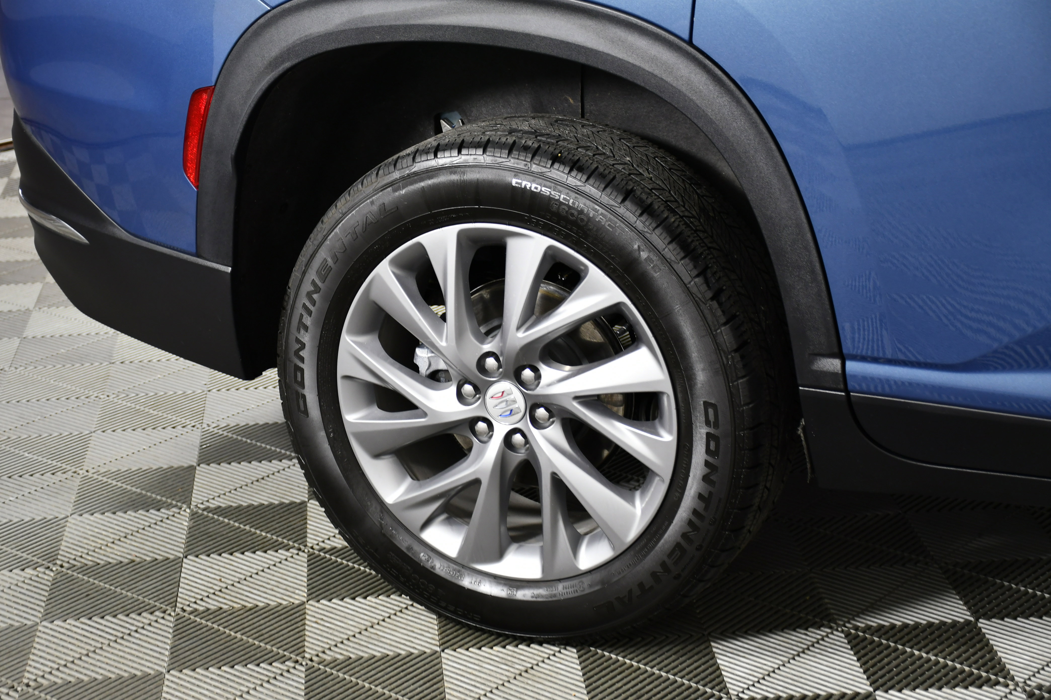 Used 2025 Buick Enclave Preferred image 55