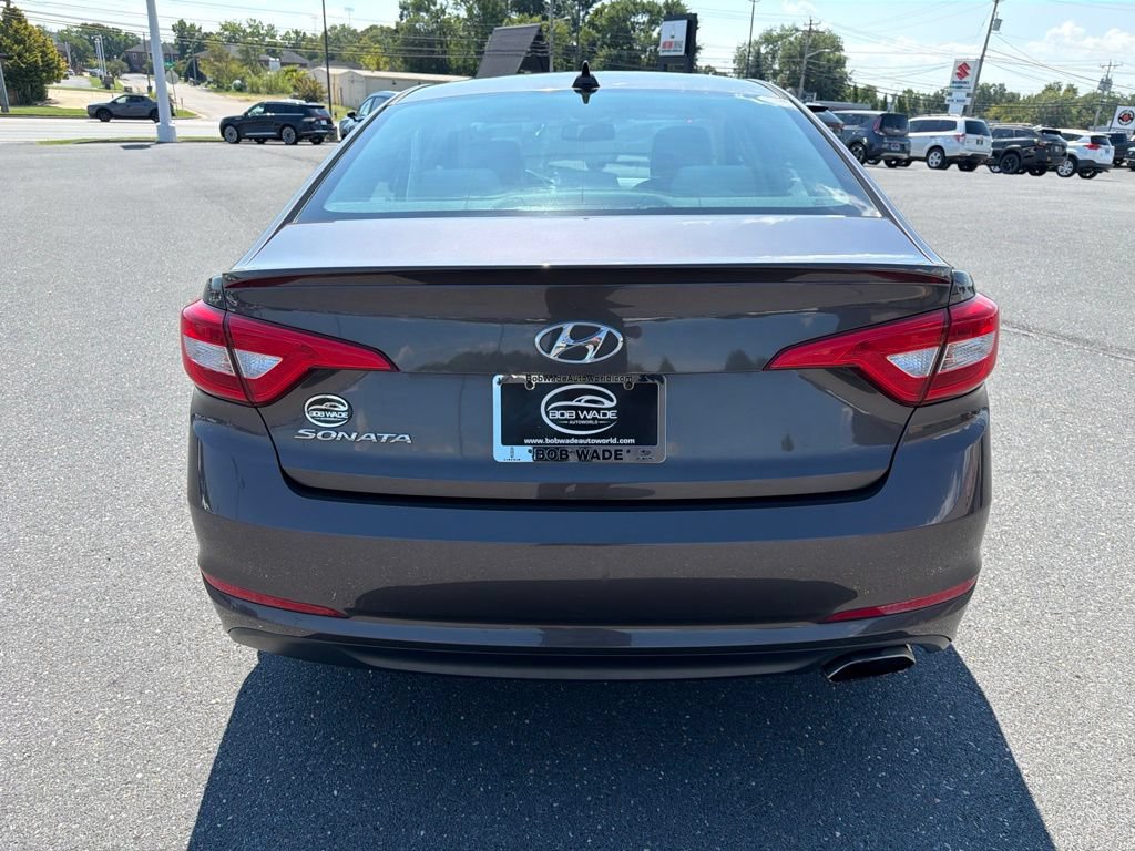 Used 2017 Hyundai Sonata SE FWD image 4