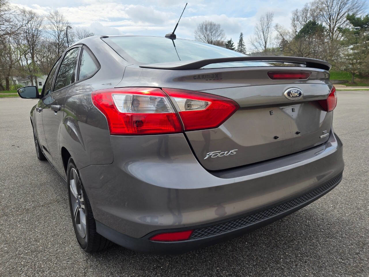 Used 2014 Ford Focus SE w/ SE Sport Package image 7