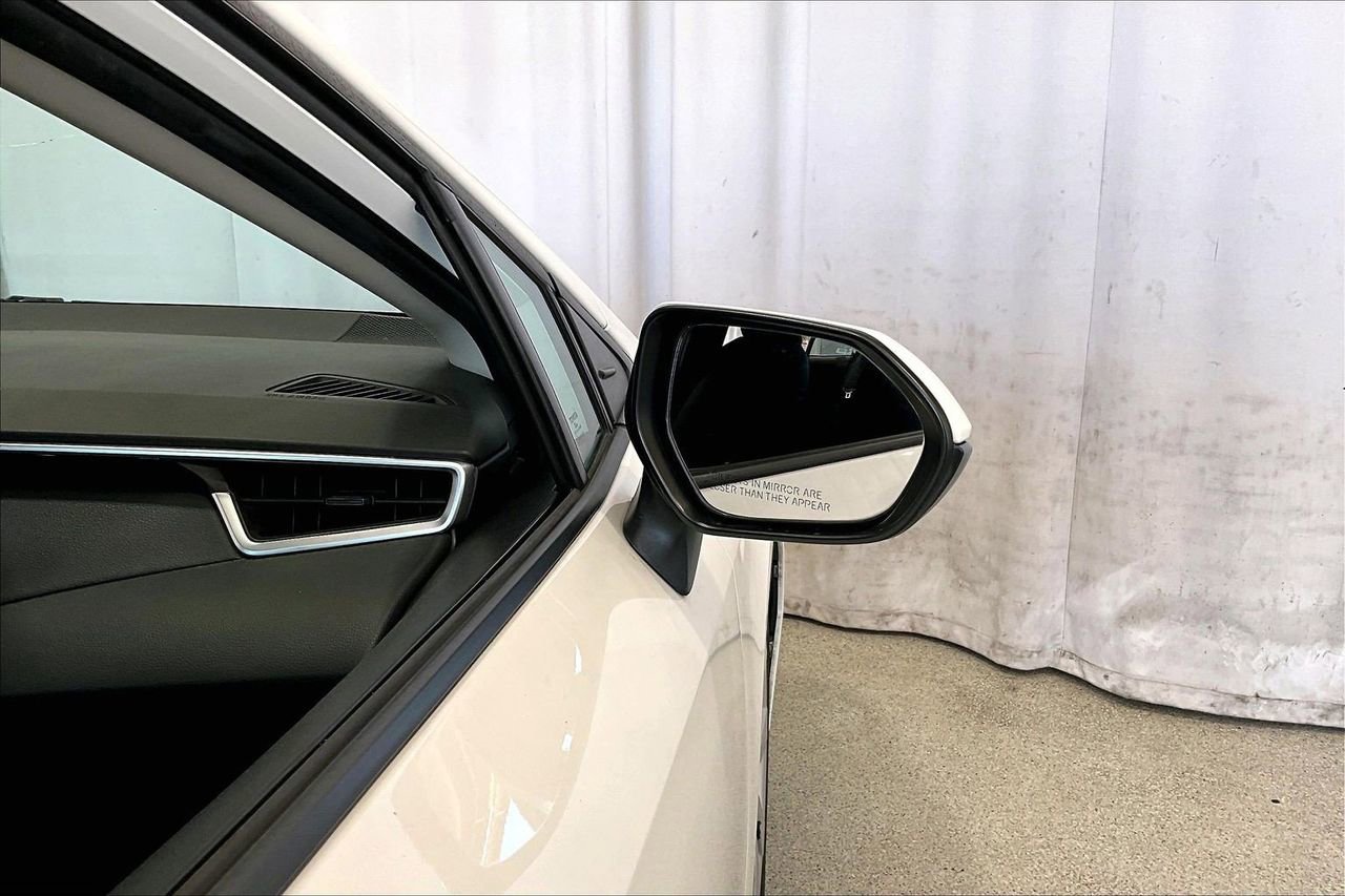 Used 2021 Toyota Corolla LE FWD image 11