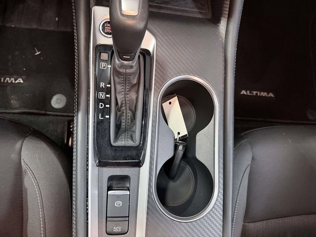Used 2025 Nissan Altima 2.5 SV w/ SV Premium Package FWD image 18