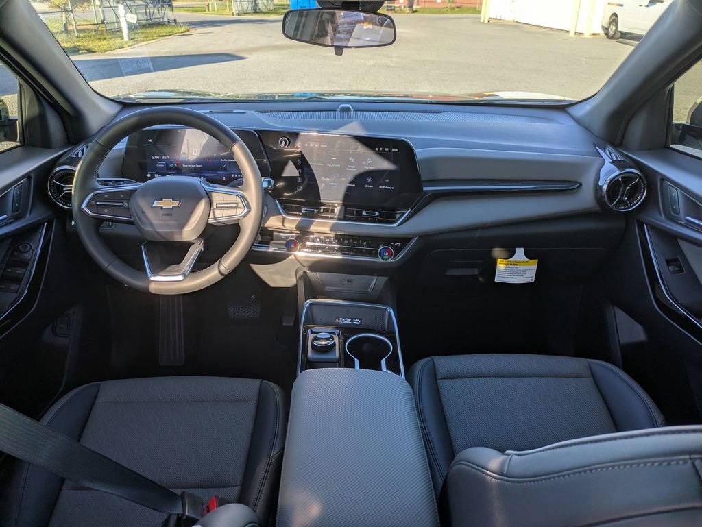 New 2026 Chevrolet Equinox LT w/ Convenience Package II image 29