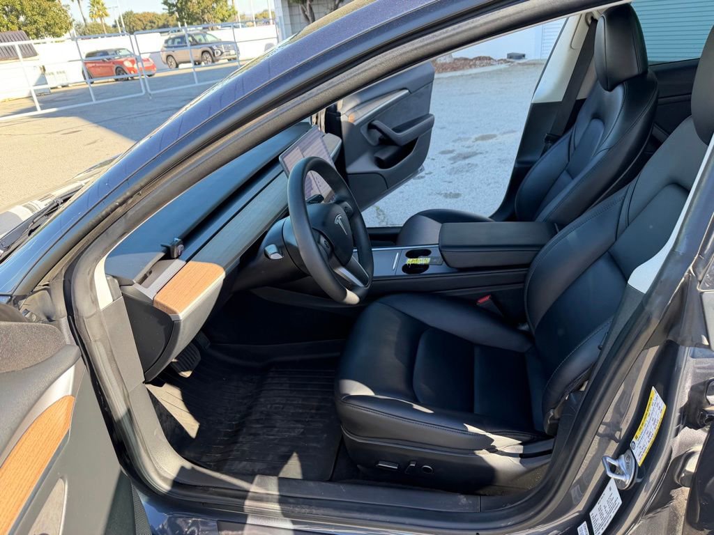 Used 2023 Tesla Model 3 Standard Range image 12
