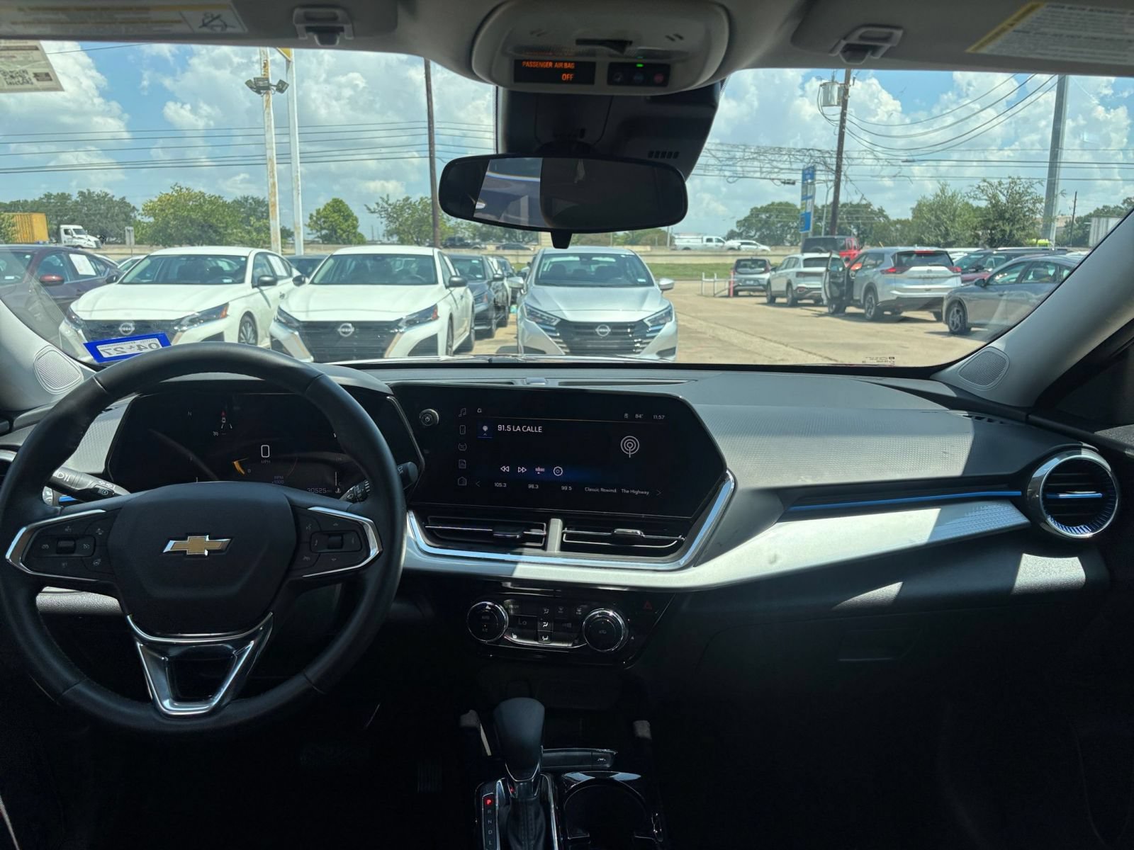 Used 2025 Chevrolet Trax LT w/ LT Convenience Package FWD image 30