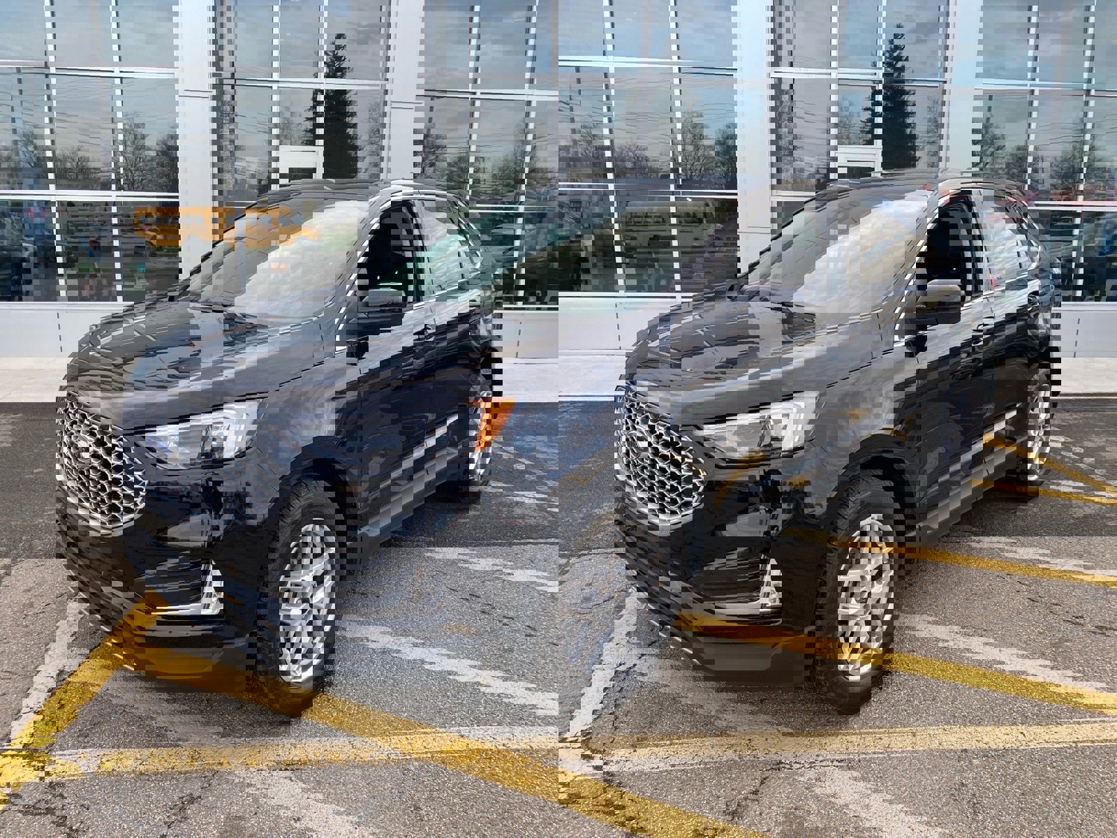 Used 2024 Ford Edge SEL w/ Convenience Package image 1