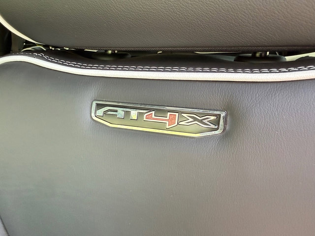 Used 2026 GMC Sierra 2500 AT4X image 18