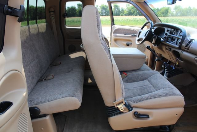 Used 1998 Dodge Ram 2500 Truck 4x4 Quad Cab image 17