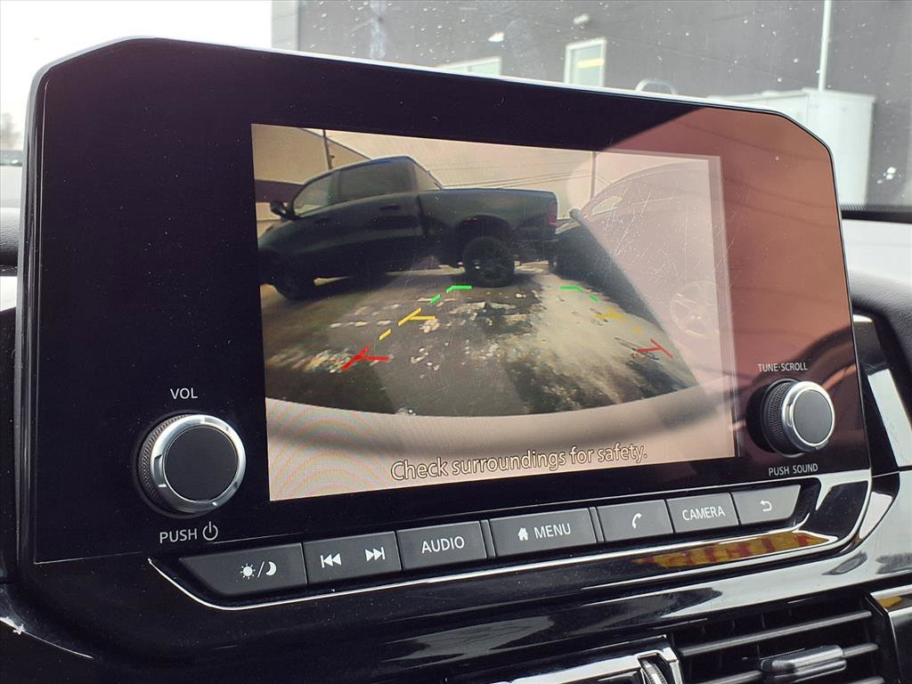 Used 2024 Nissan Pathfinder SV image 33