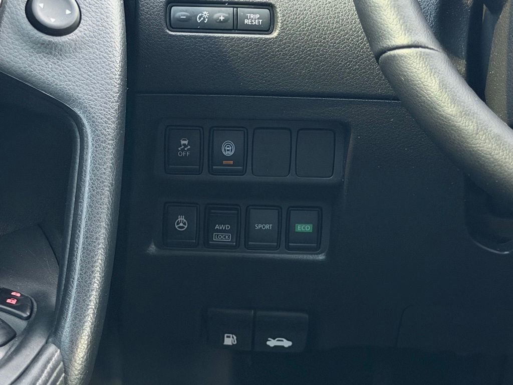 Used 2022 Nissan Rogue Sport SV image 32