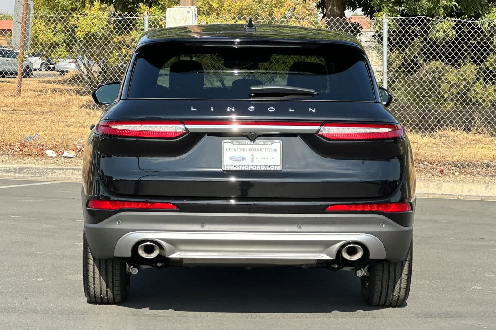 Used 2025 Lincoln Corsair Premiere w/ Equipment Group 101A image 8