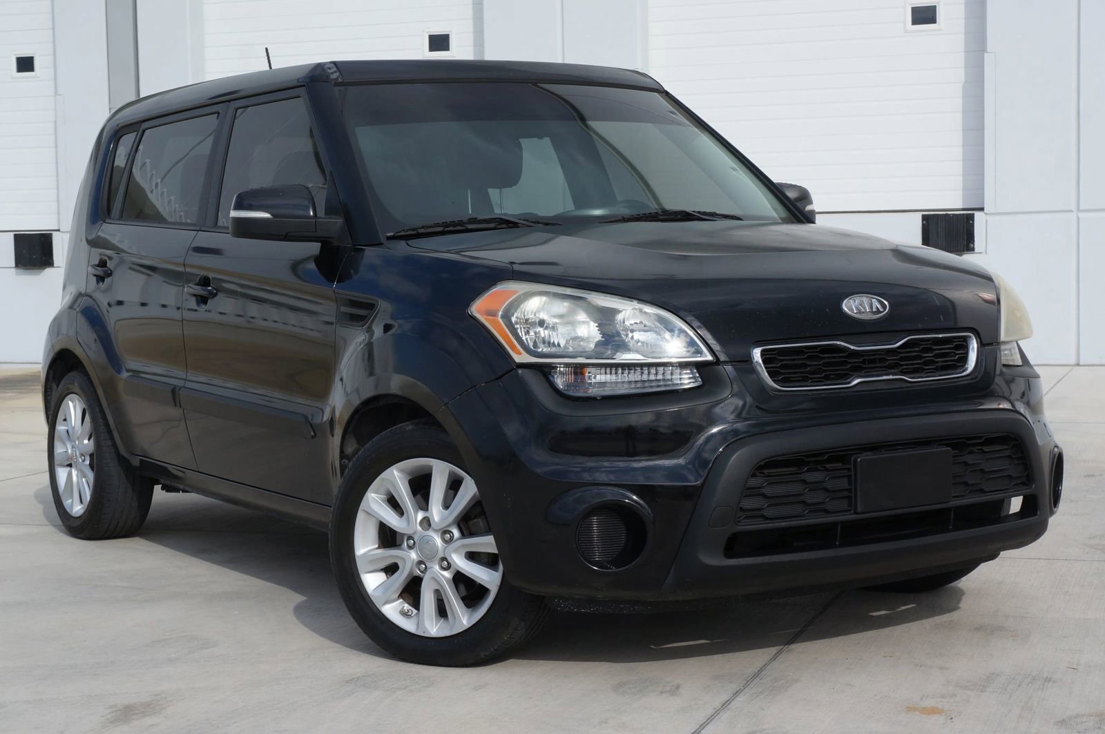 Used 2012 Kia Soul + FWD image 2