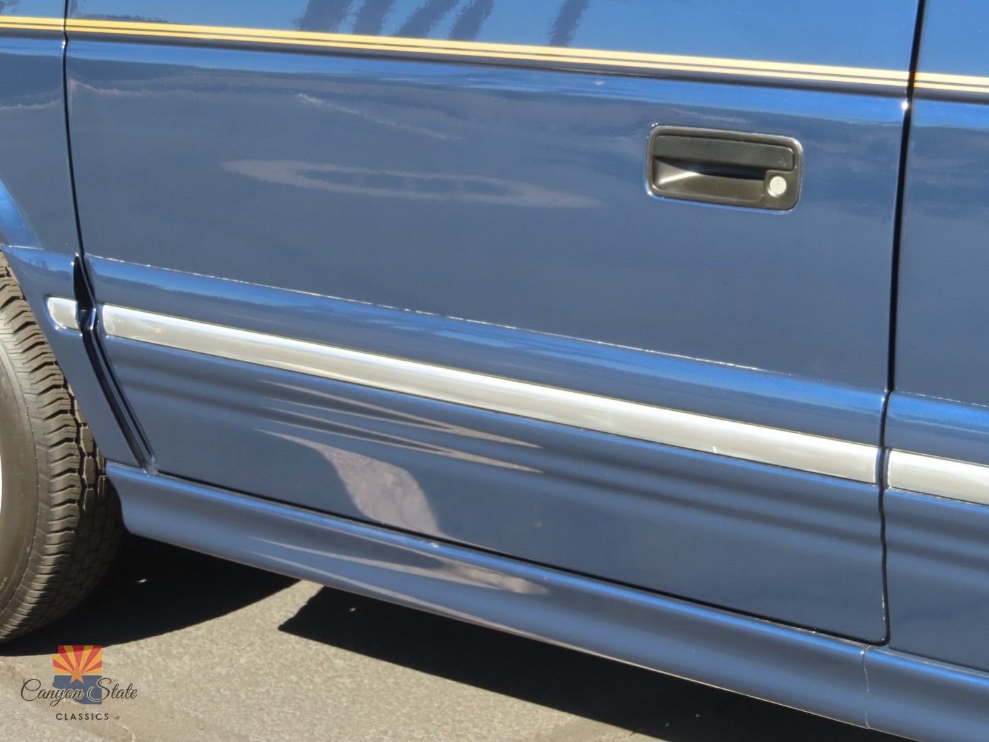 Used 1995 Chrysler Town & Country image 28