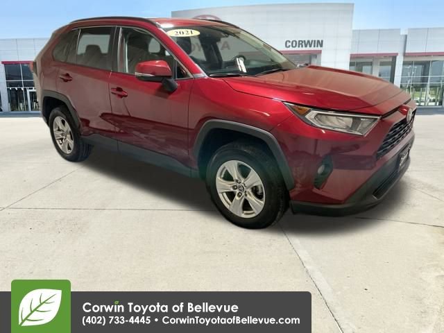 Used 2021 Toyota RAV4 XLE image 1