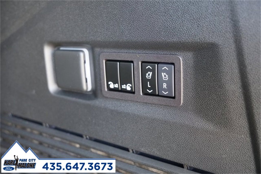 Used 2024 GMC Yukon Denali Ultimate image 35