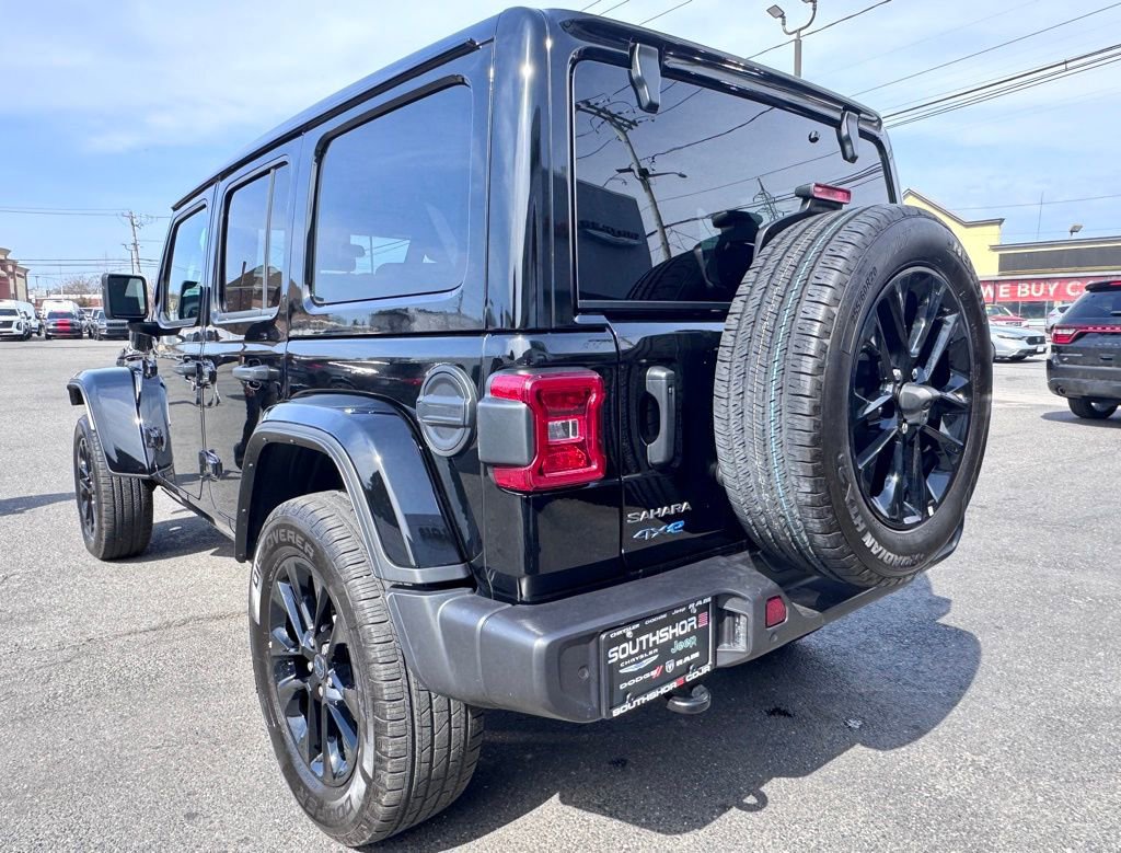 Certified 2025 Jeep Wrangler Unlimited Sahara w/ Safety Group image 5