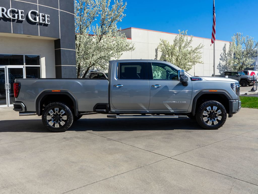 New 2026 GMC Sierra 3500 Denali w/ Denali Reserve Package AWD/4WD image 8