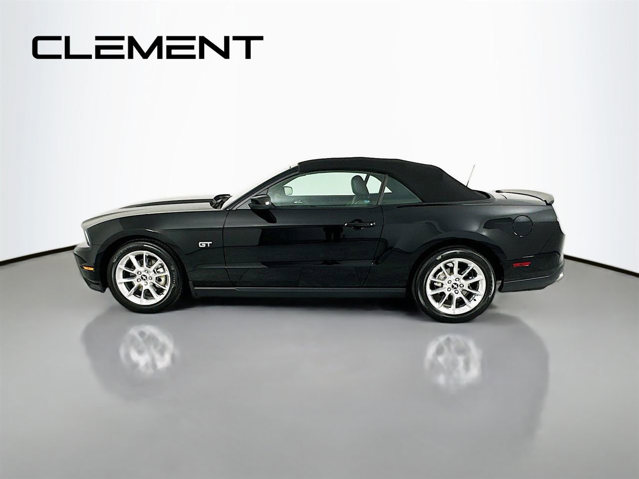 Used 2010 Ford Mustang GT image 6