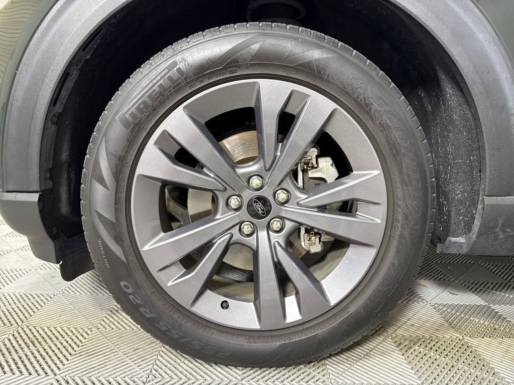 Used 2022 Ford Explorer XLT w/ Equipment Group 202A image 24