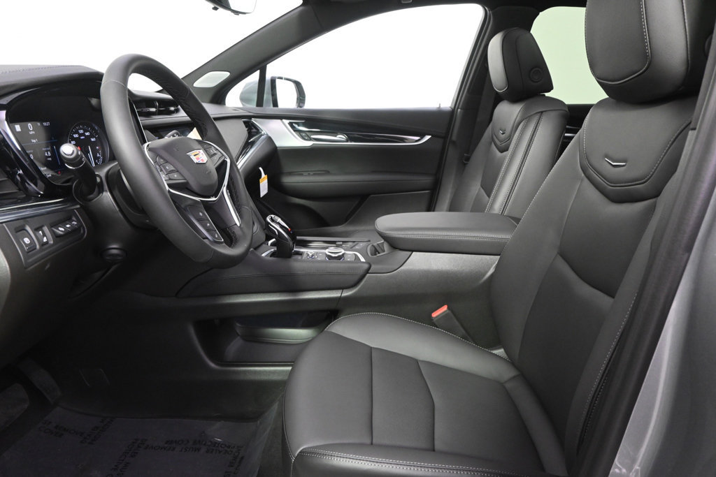 New 2026 Cadillac XT5 Premium Luxury w/ LPO, Floor Liner Package AWD/4WD image 13