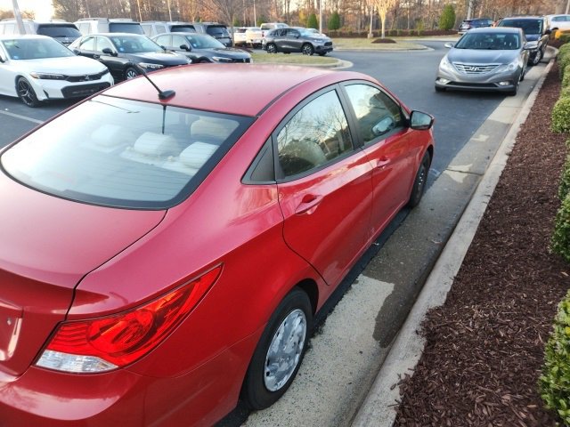 Used 2013 Hyundai Accent GLS image 8