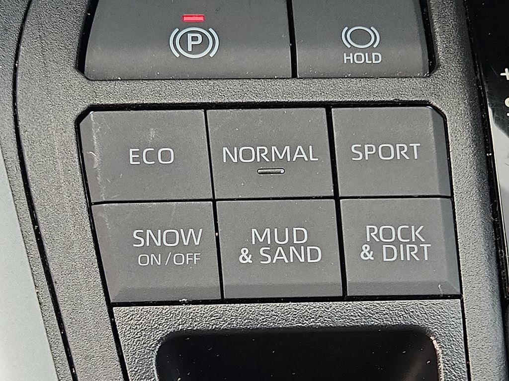Used 2025 Toyota RAV4 XLE AWD/4WD image 22