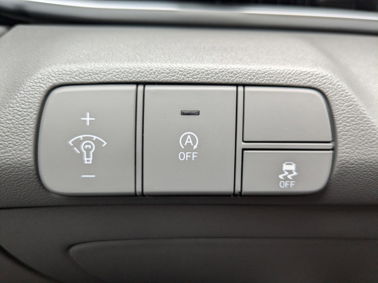 Certified 2025 Hyundai Elantra SE image 23