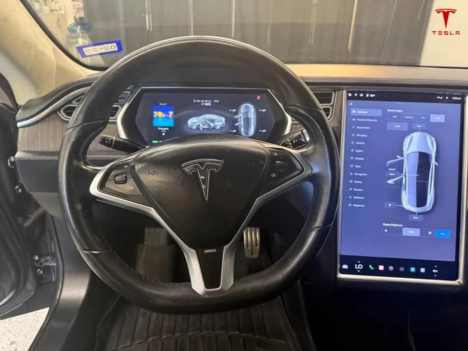 Used 2013 Tesla Model S Performance RWD image 14