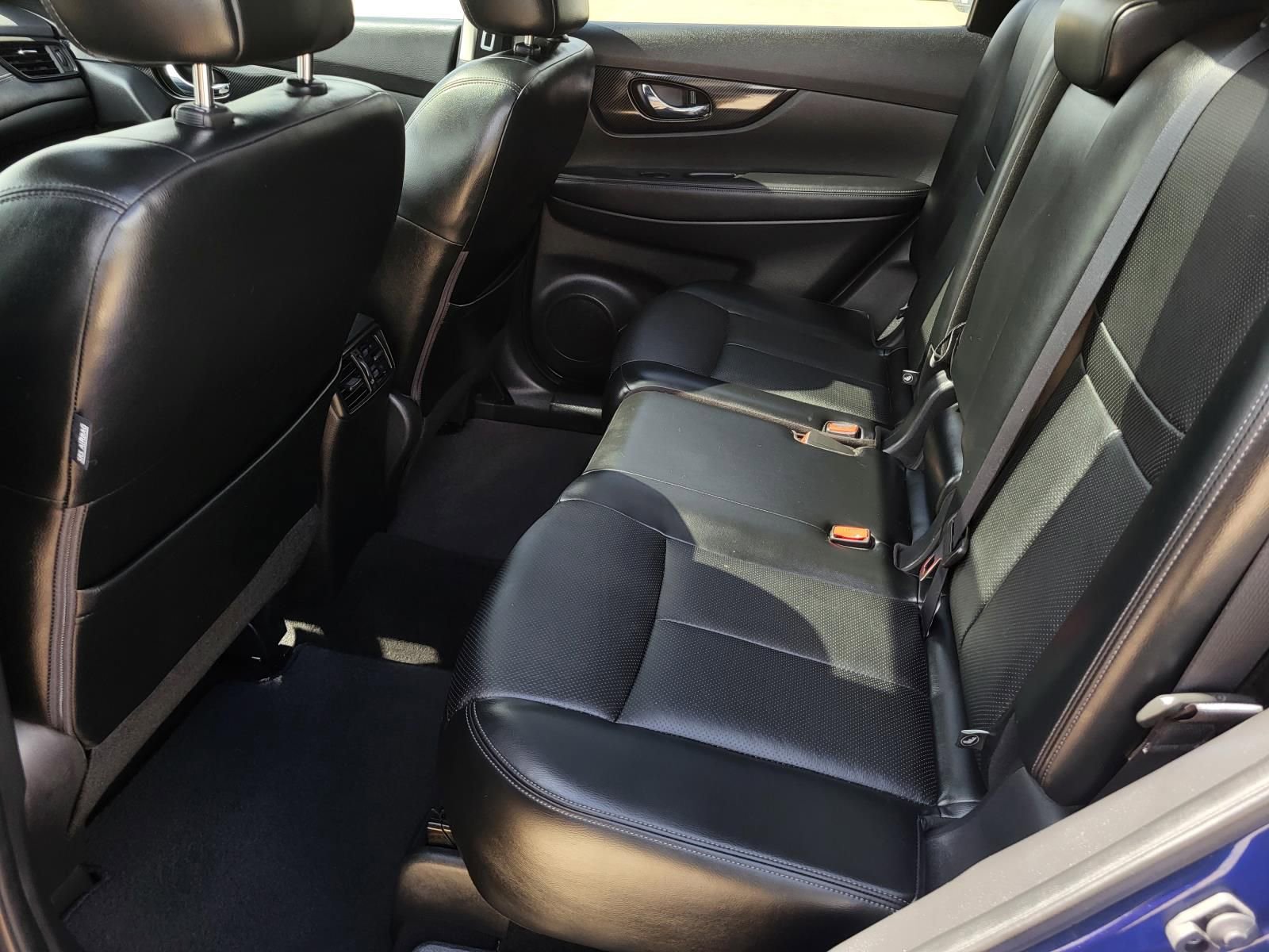 Used 2018 Nissan Rogue SL w/ Premium Package FWD image 18