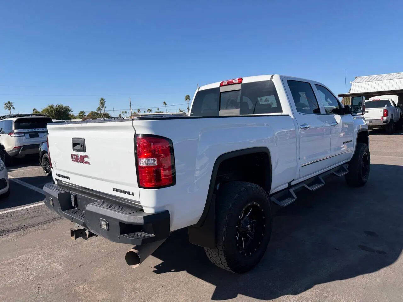 Used 2019 GMC Sierra 2500 Denali w/ Duramax Plus Package AWD/4WD image 9
