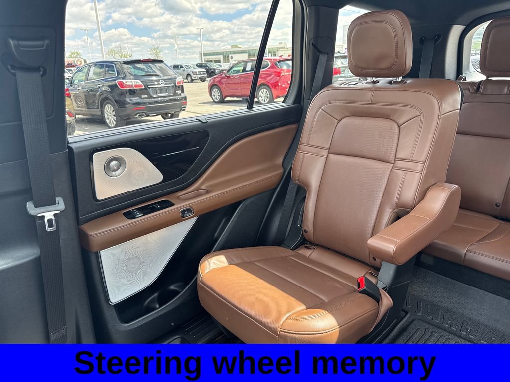 Used 2023 Lincoln Aviator Reserve w/ Equipment Group 201A image 13