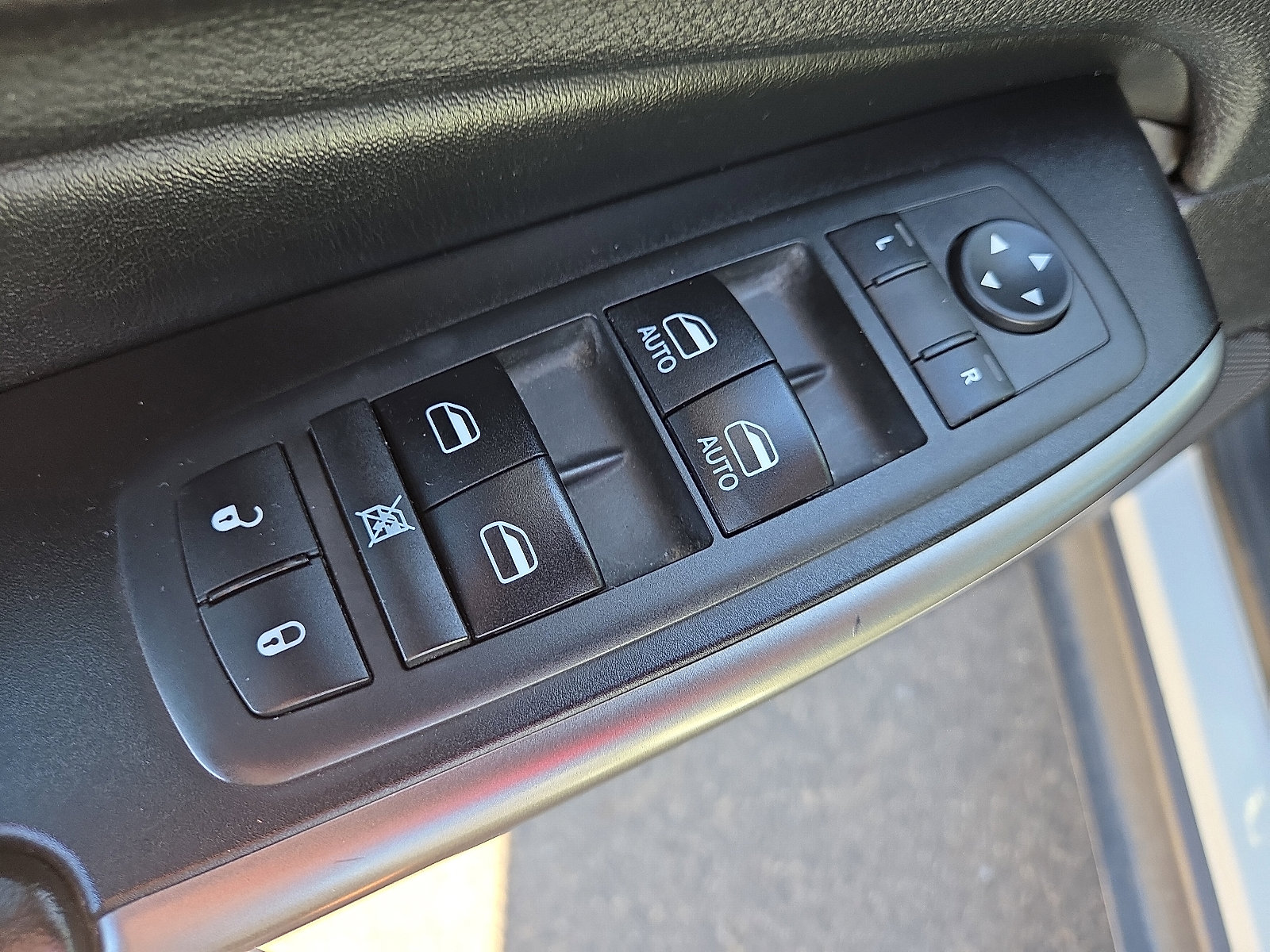 Used 2020 Jeep Cherokee Latitude Plus w/ Cold Weather Group image 12