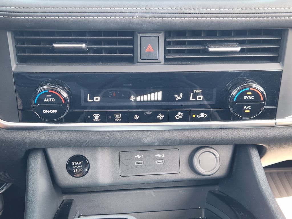 Used 2025 Nissan Rogue SV FWD image 14